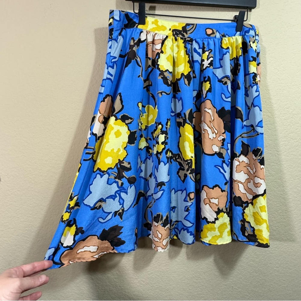 Women's Vivienne Tam Blue Yellow Tan Floral Knee Length Skirt Sz 12 Unlined Y2K - Picture 5 of 9